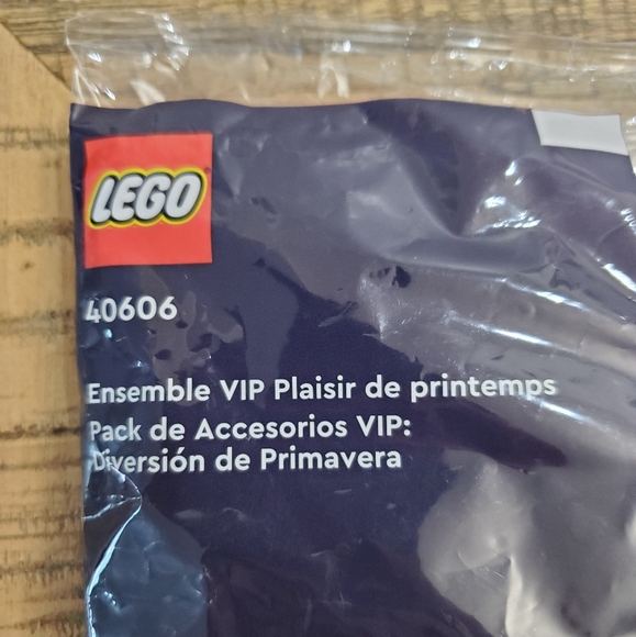 LEGO 40606 Spring Fun VIP Add-On Pack - Picture 3 of 4